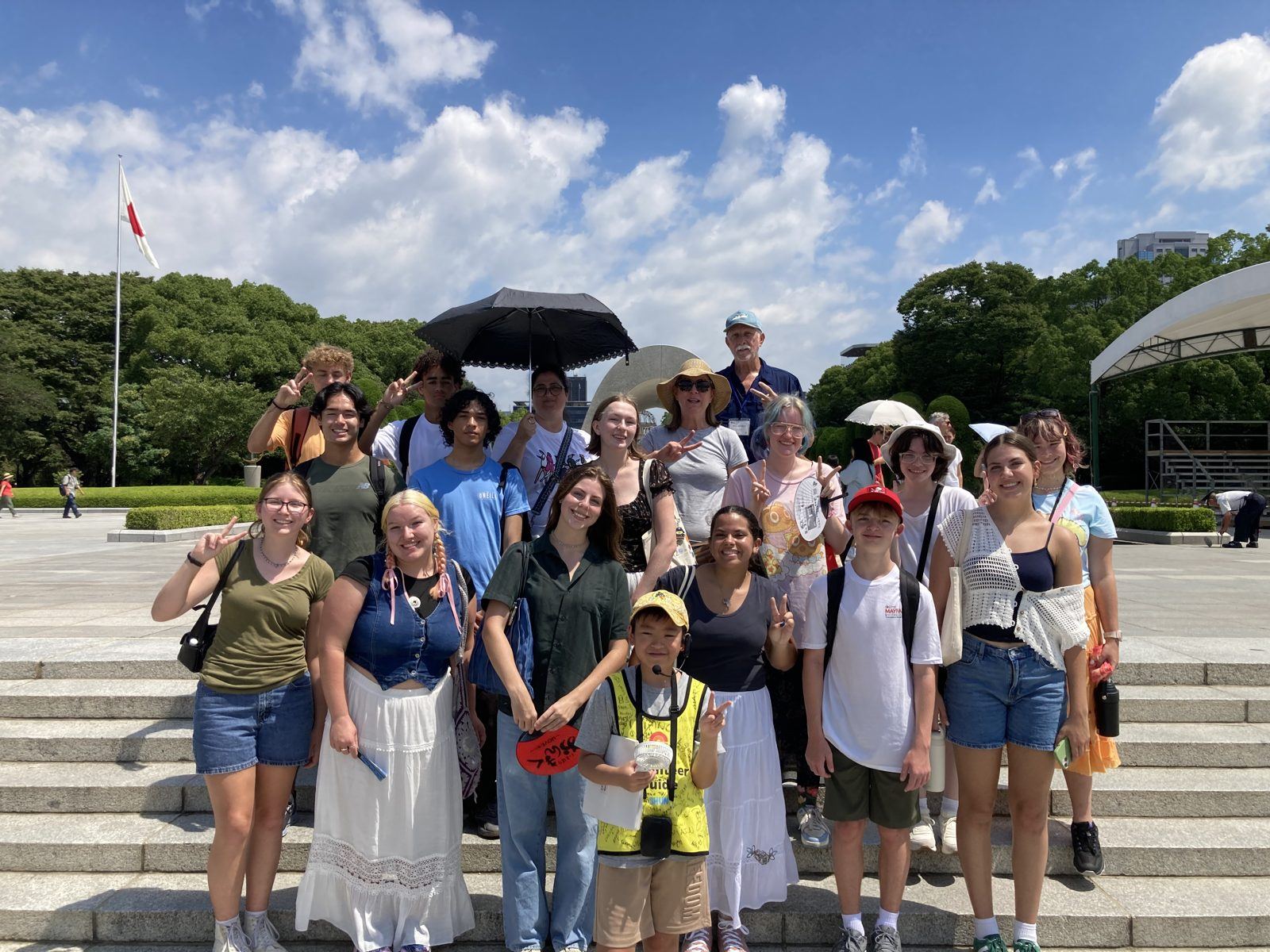 Shun with tourists and cranes
